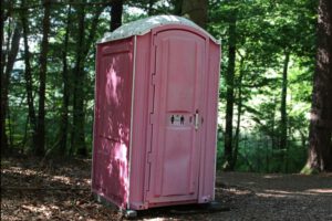 Toilette im Wald